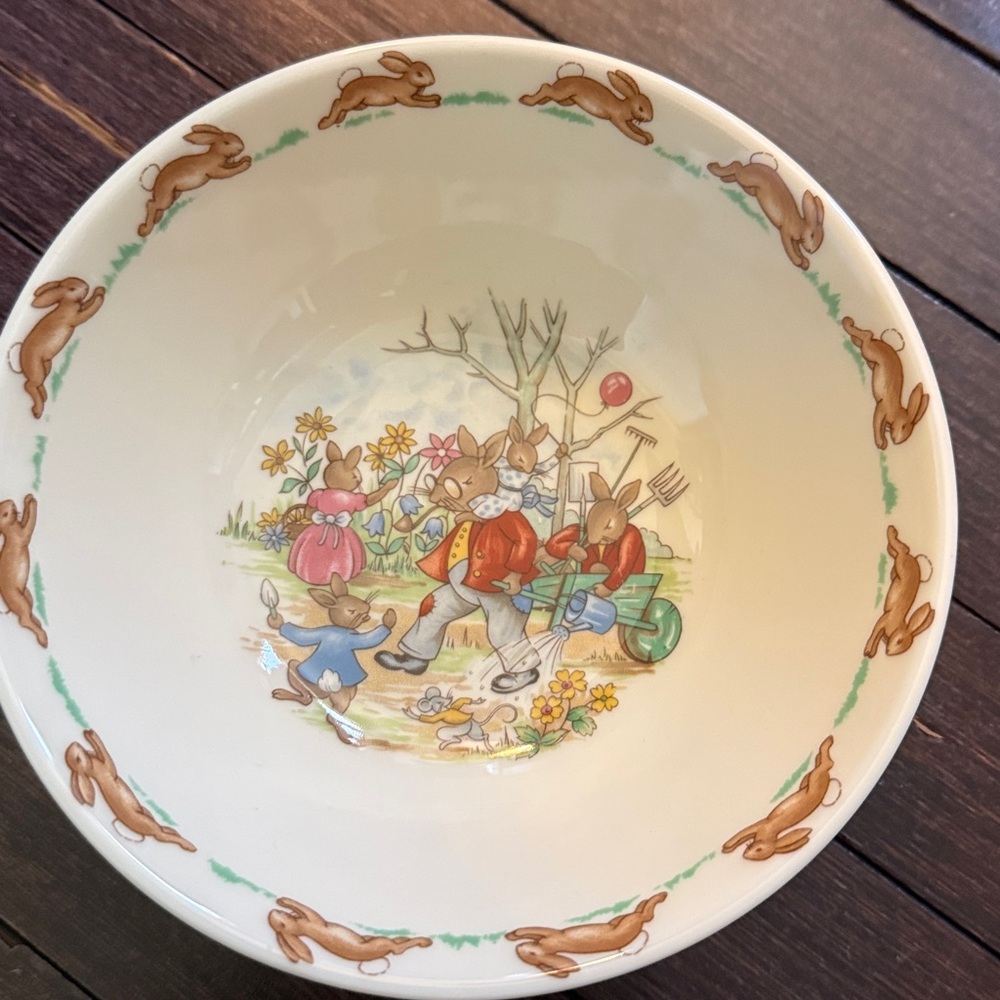 Charming Royal Doulton Bunnykins Rabbit Design Bowl